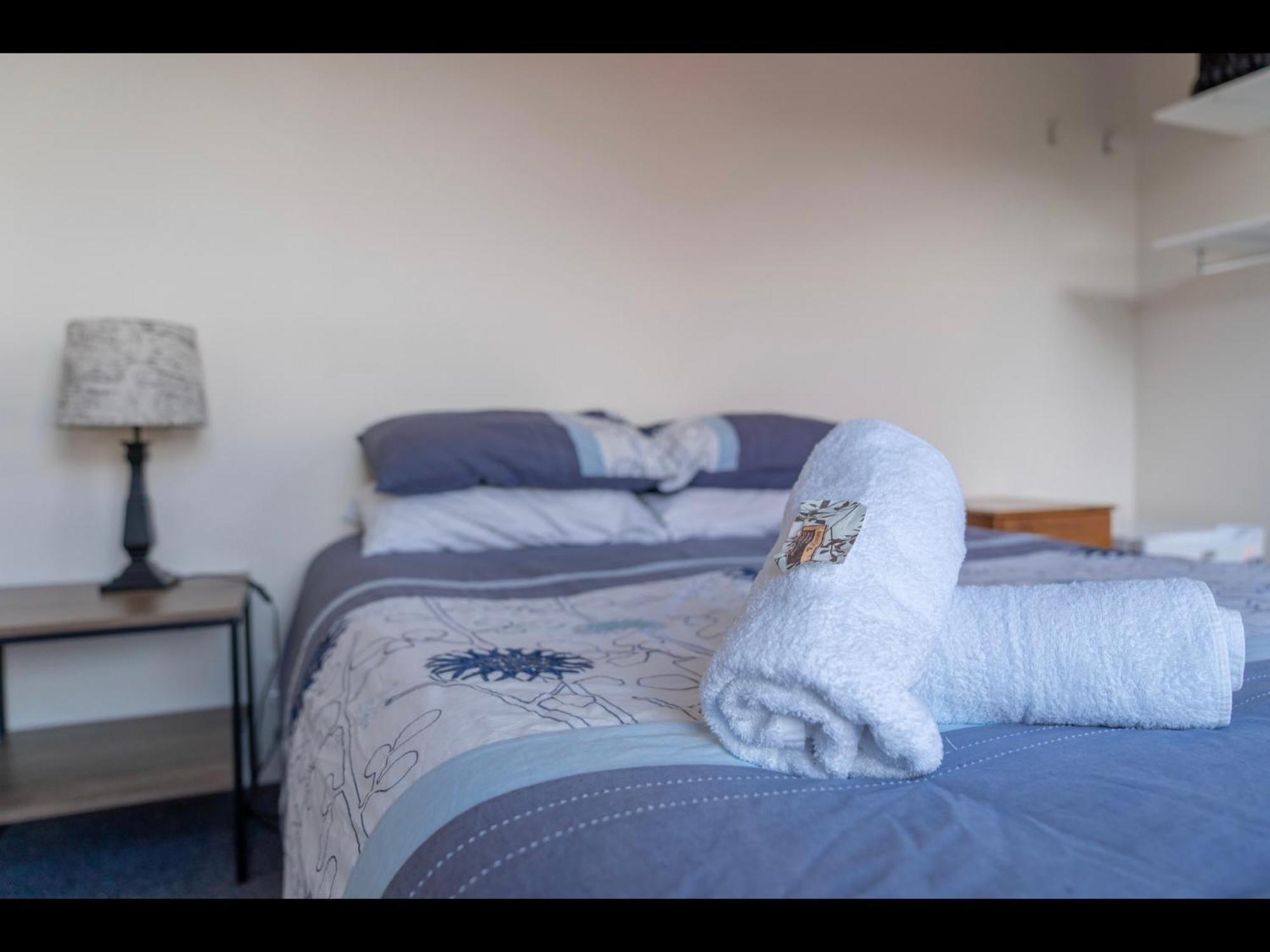 Te Anau Holiday Home - Free Wifi - Free Bikes & Kayaks - Short Walk To Lake & Town - Top Views 外观 照片